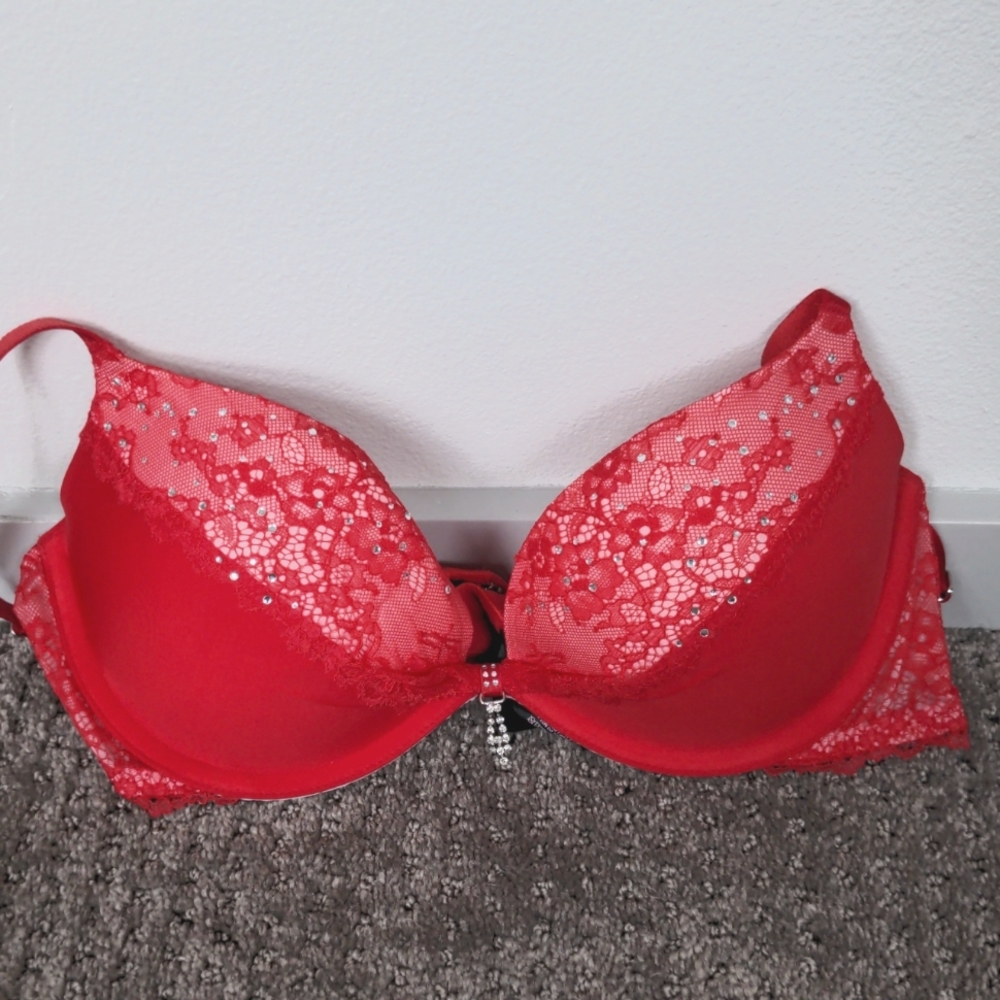 NWOT Victoria's Secret Push-up Bra Size 36B